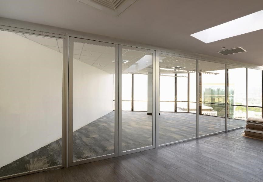 Switchable glass dividers